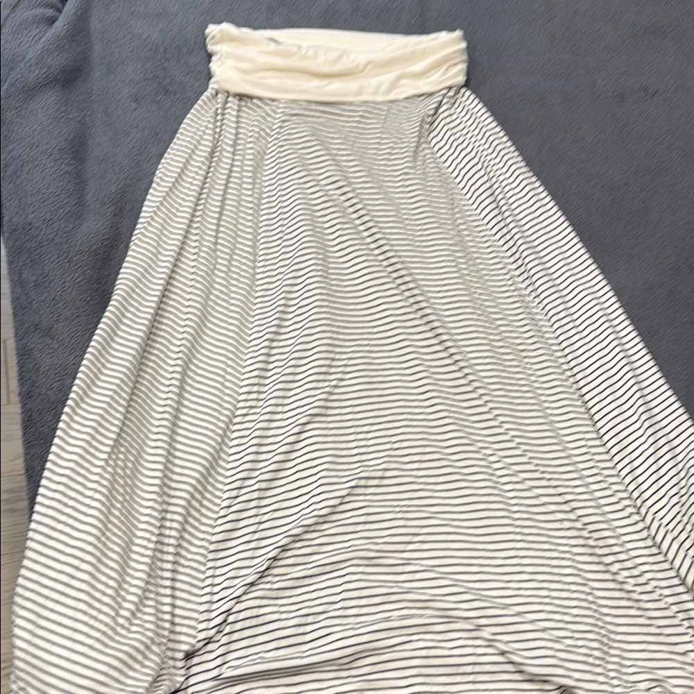 GAP White and Gray Maxi A-Line Skirt with Ruched Details